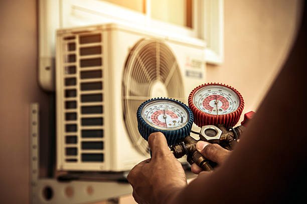 Professional Hvac technician working in Gillett Grove, IA